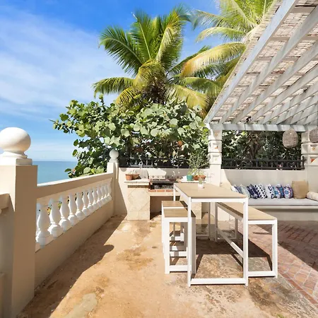 Tres Sirenas Beach Inn-2